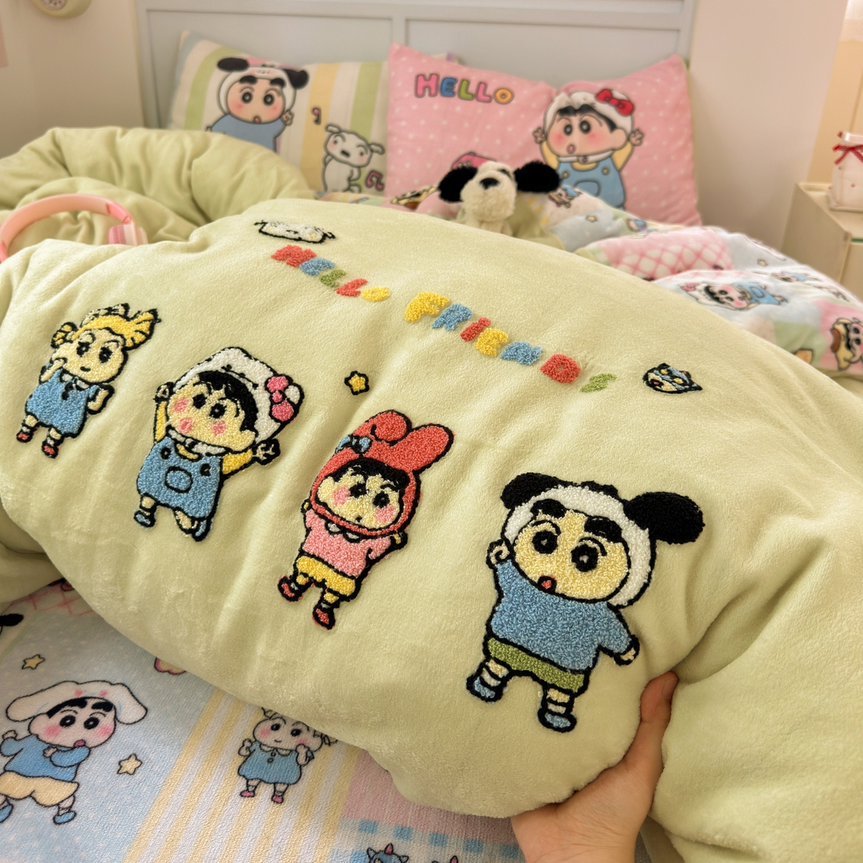 91家纺网 家纺一手货源 找家纺 乐童家纺 2025新款小清新牛奶绒毛巾绣四件套-第二波 小新派对绒