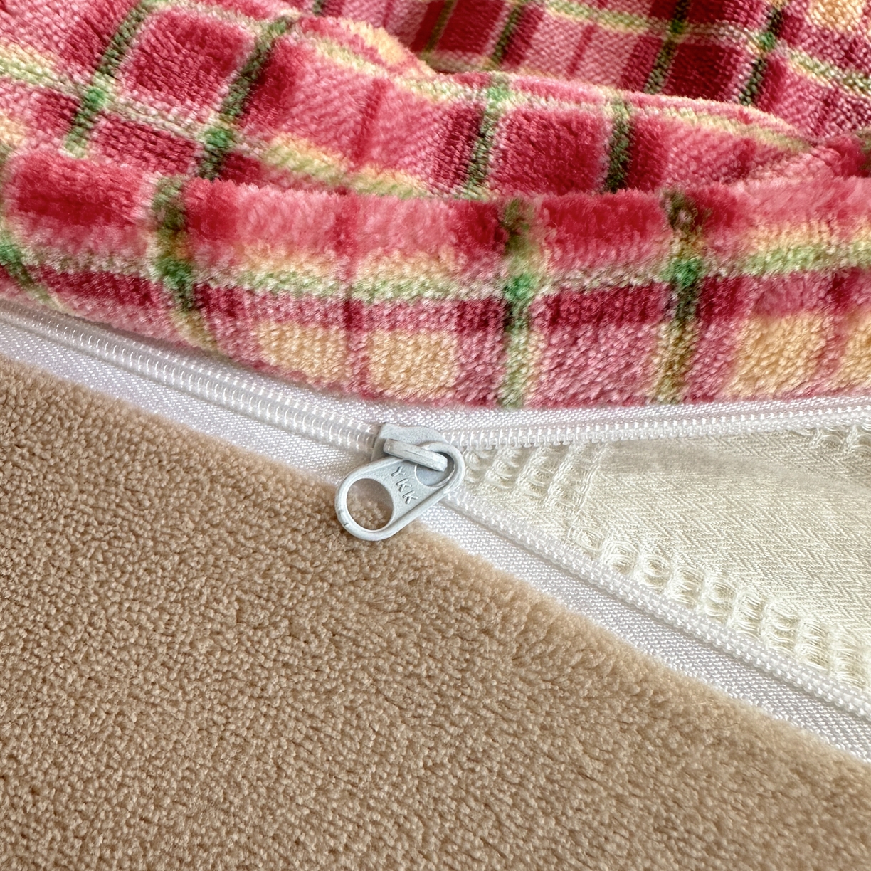 91家纺网 家纺一手货源 找家纺 乐童家纺 2025新款小清新牛奶绒毛巾绣四件套-第二波 大脸猫猫绒