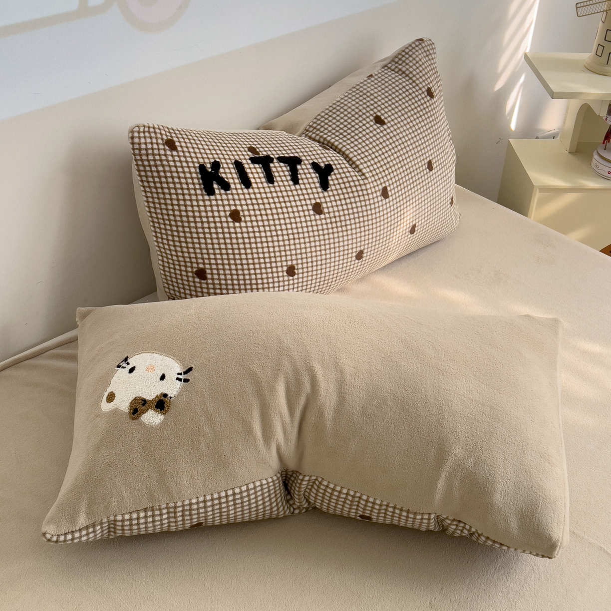 91家纺网 家纺一手货源 找家纺 乐童家纺 2025新款小清新牛奶绒毛巾绣四件套-第二波 咖啡小猫