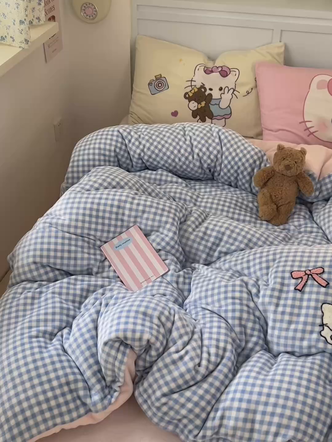 91家纺网 家纺一手货源 找家纺 乐童家纺 2025新款小清新牛奶绒毛巾绣四件套-第二波 绒蕾拉小猫