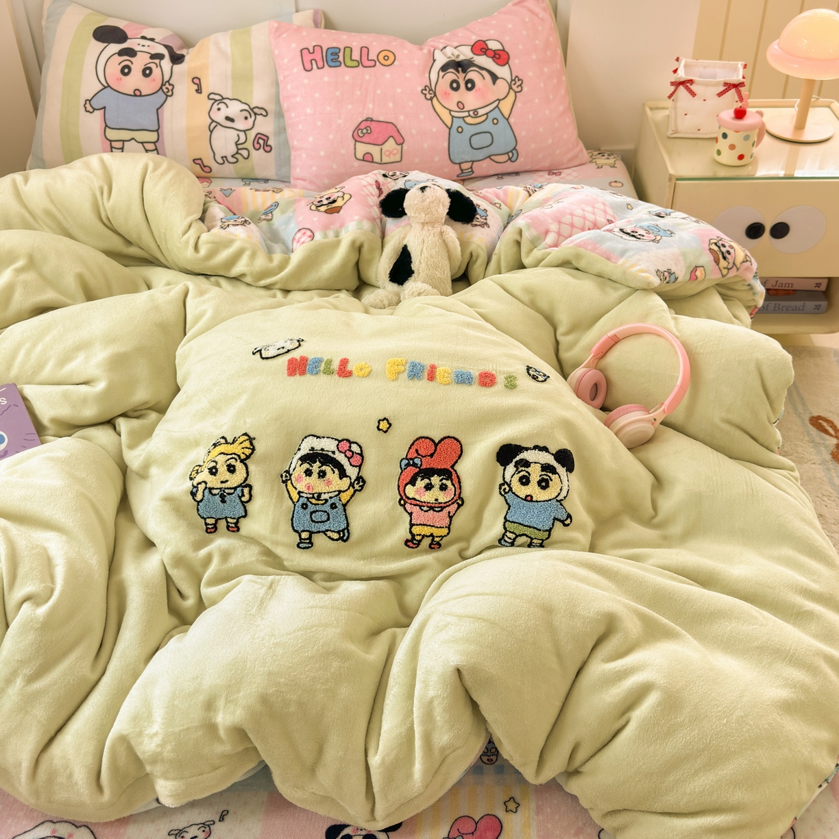 91家纺网 家纺一手货源 找家纺 乐童家纺 2025新款小清新牛奶绒毛巾绣四件套-第二波 小新派对绒