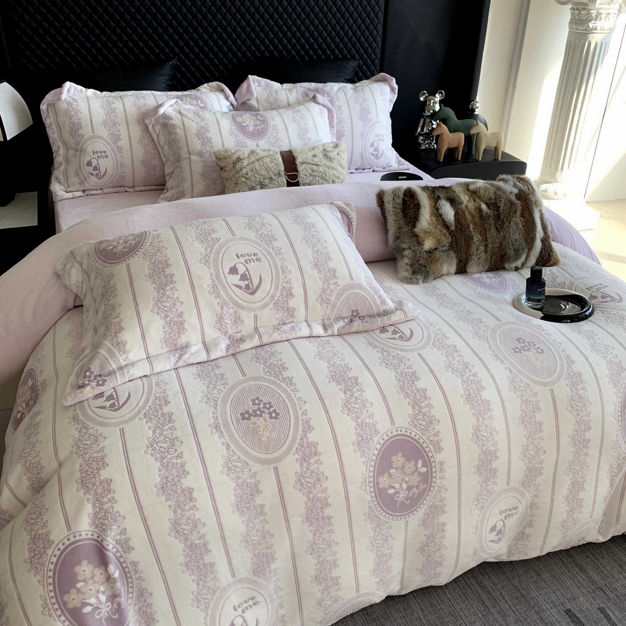 91家纺网 家纺一手货源 找家纺 （总）奈萝家纺 2025新款加厚雕花绒牛奶绒四件套