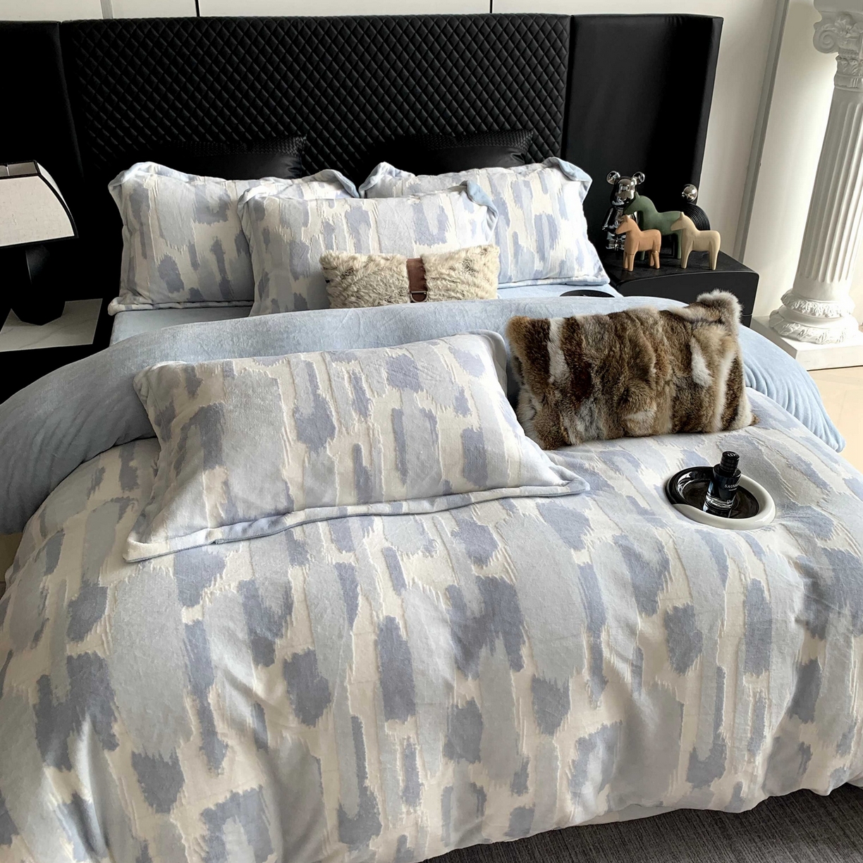 91家纺网 家纺一手货源 找家纺 （总）奈萝家纺 2025新款加厚雕花绒牛奶绒四件套