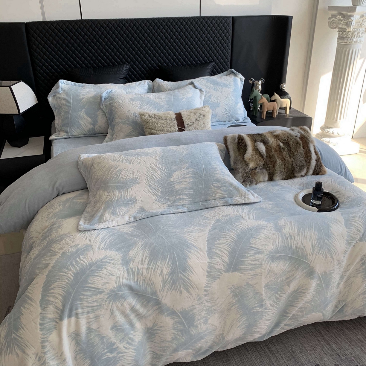 91家纺网 家纺一手货源 找家纺 （总）奈萝家纺 2025新款加厚雕花绒牛奶绒四件套