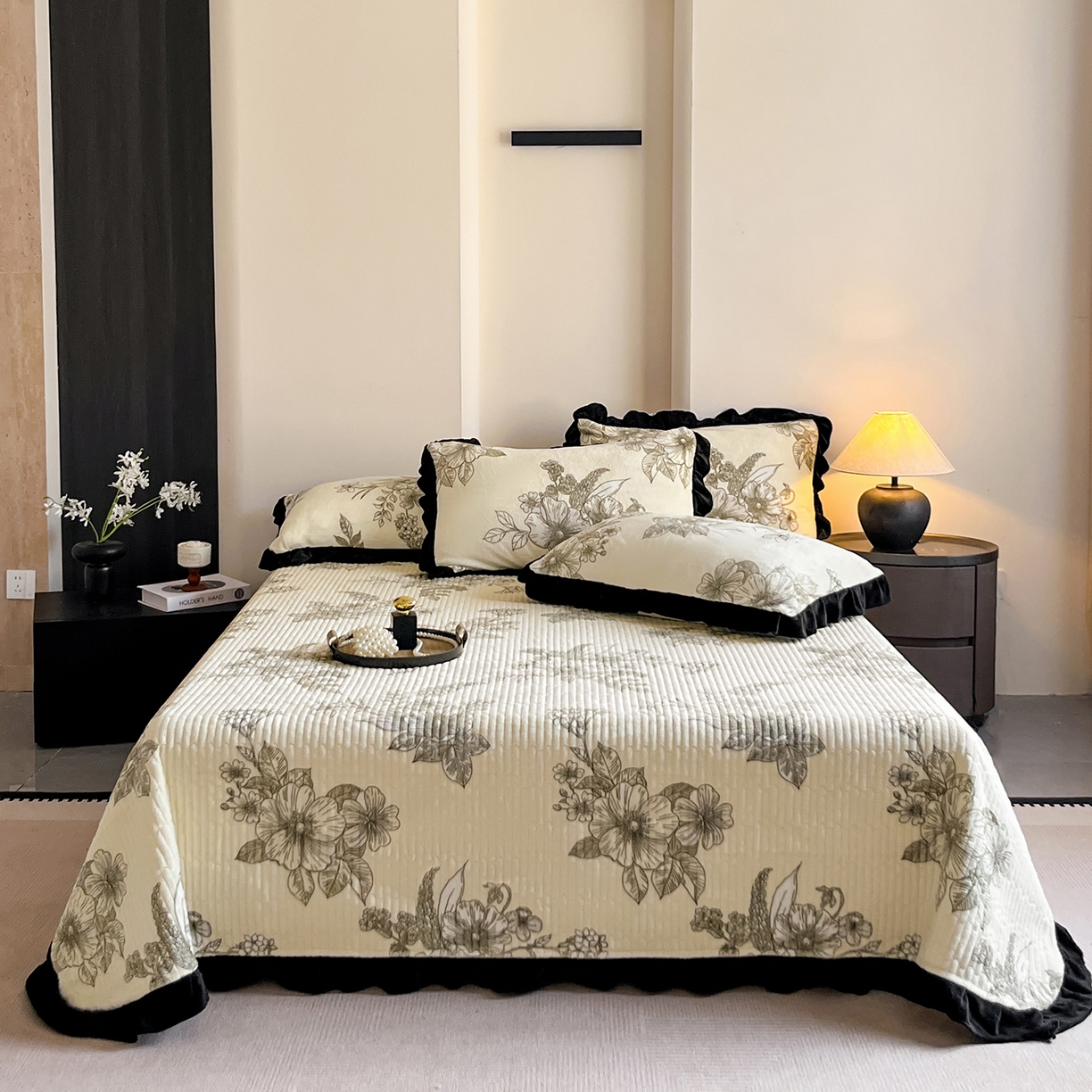 安哆啦家纺 2025新款法式赫本风牛奶绒单床盖 花语浪漫