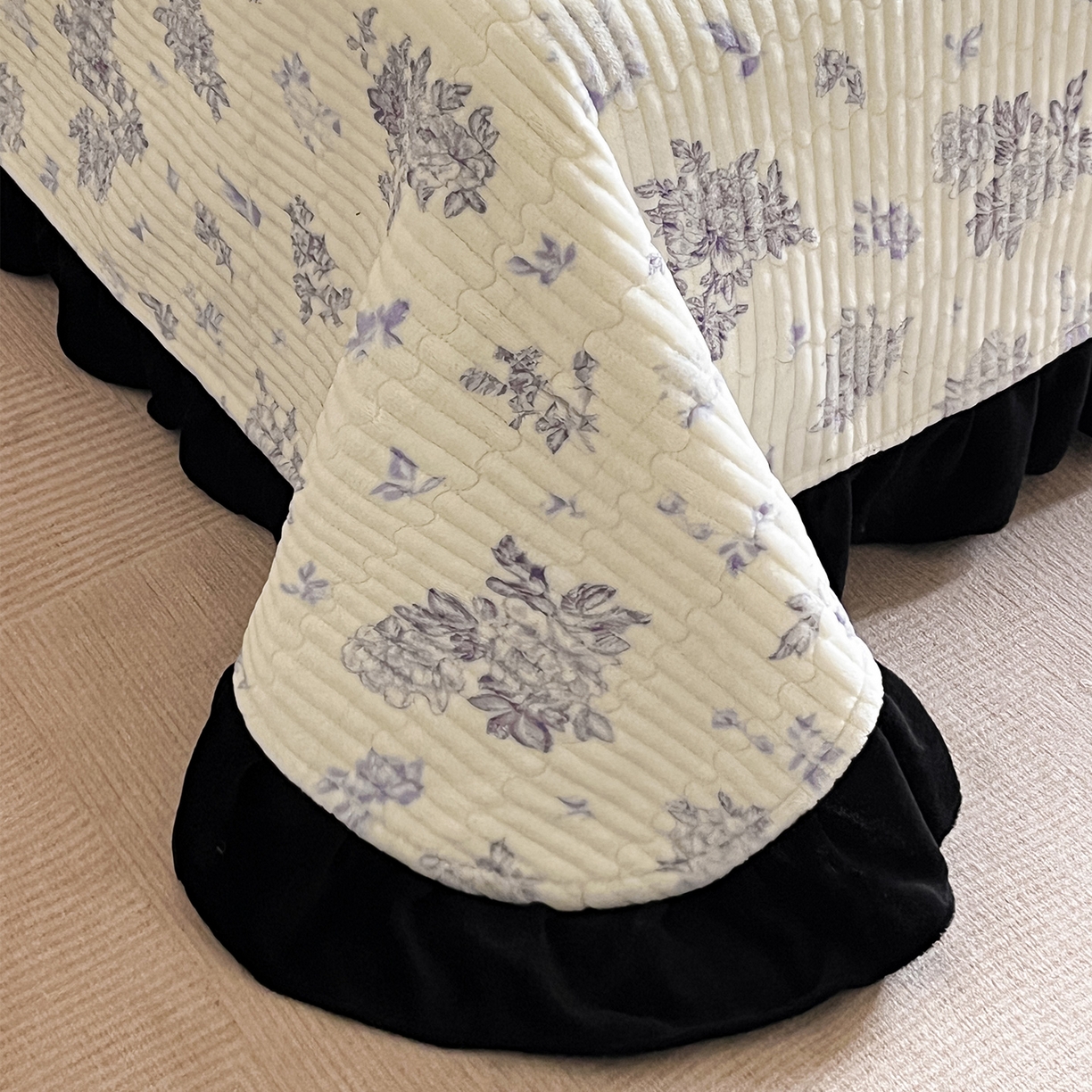 91家纺网 家纺一手货源 找家纺 安哆啦家纺 2025新款法式赫本风牛奶绒单床盖 兰絮语