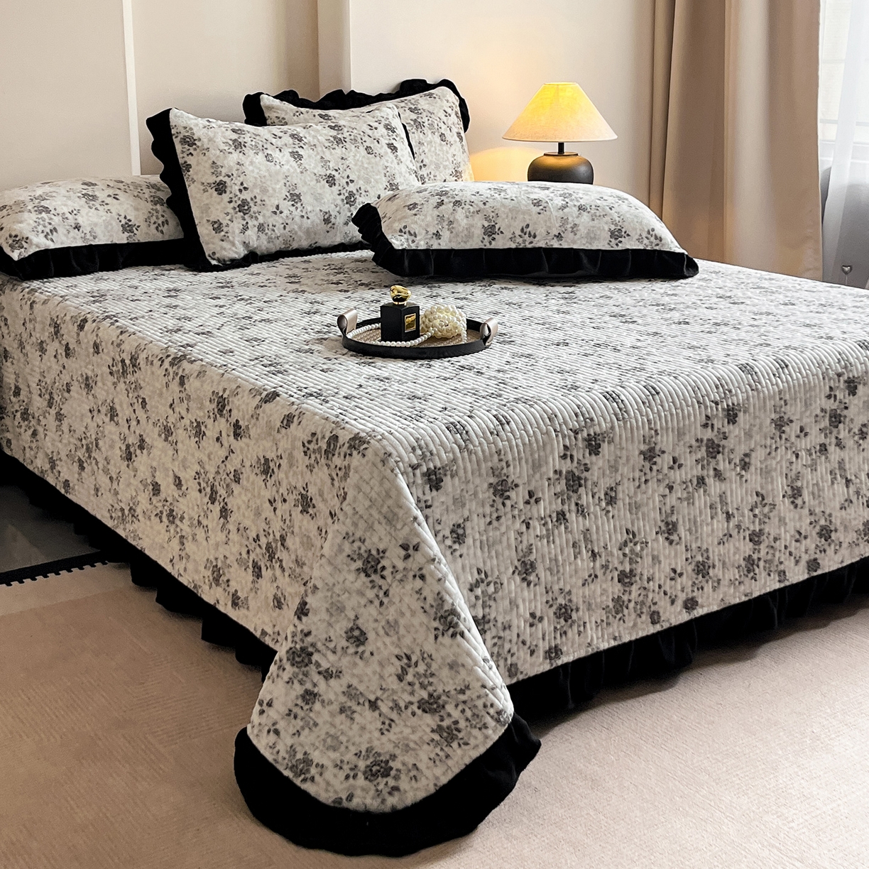 91家纺网 家纺一手货源 找家纺 安哆啦家纺 2025新款法式赫本风牛奶绒单床盖 星河入梦