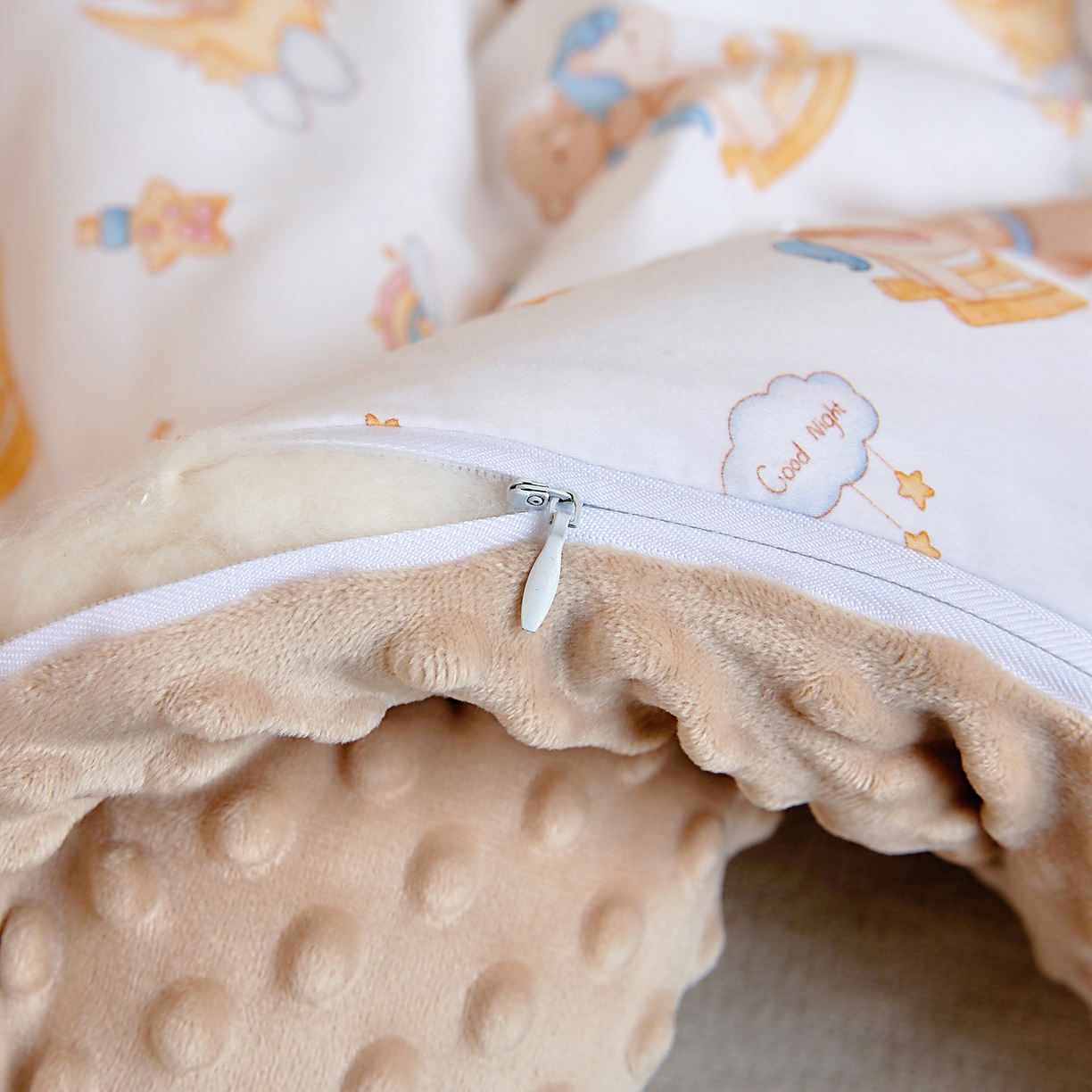 91家纺网 家纺一手货源 找家纺 梵赫 2025新款新款四季款加厚全棉豆豆绒床垫幼儿园床垫儿童床垫床褥可拆洗 木马小熊