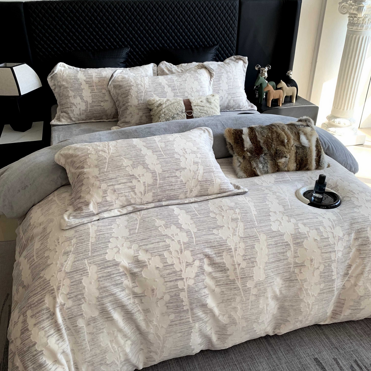 奈萝家纺 2025新款加厚雕花绒牛奶绒四件套 素青灰