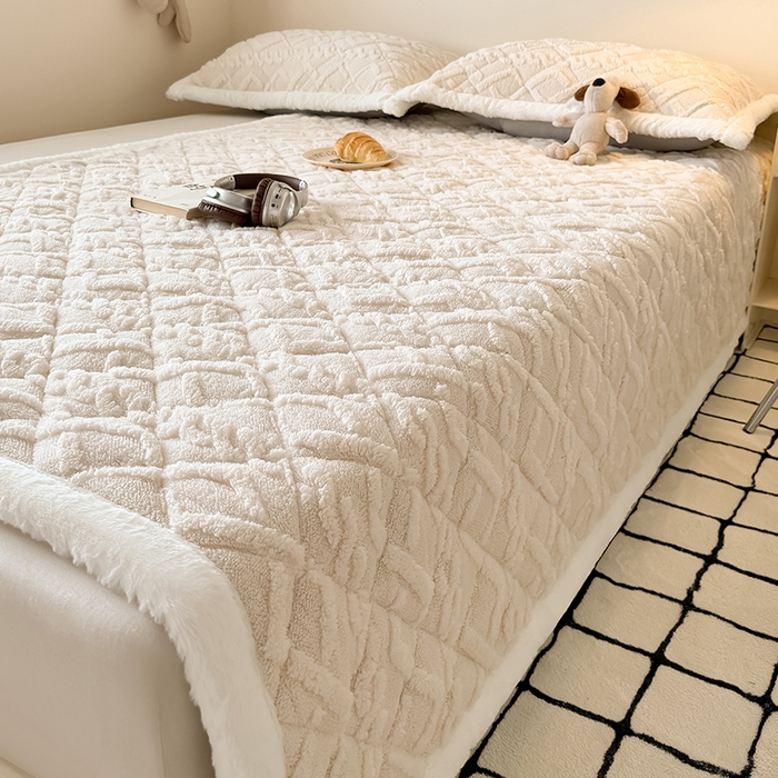 91家纺网 家纺一手货源 找家纺 叠派家纺 2025新款塔芙绒夹棉床垫 卡其色