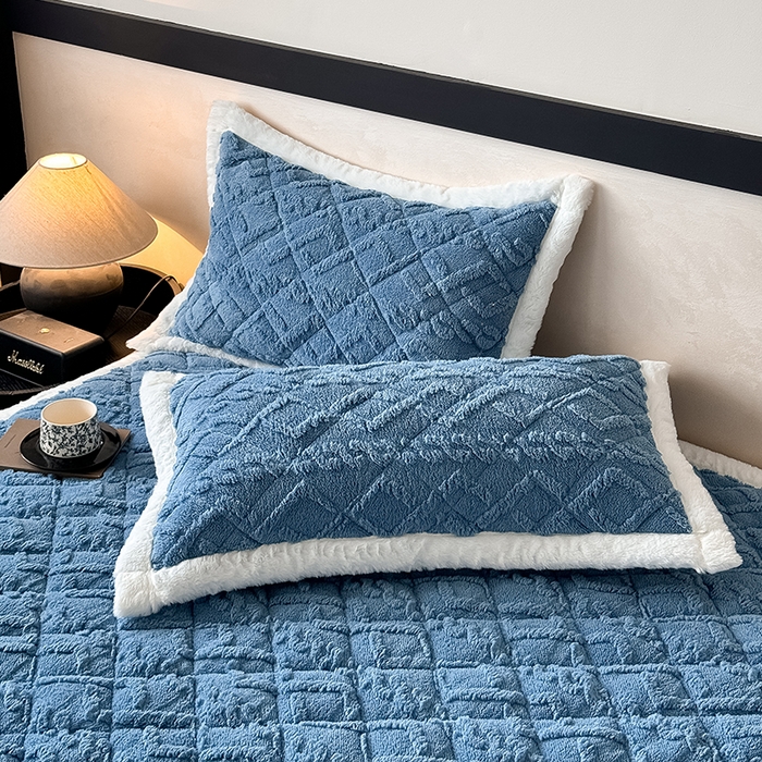 91家纺网 家纺一手货源 找家纺 叠派家纺 2025新款塔芙绒夹棉床垫 典雅蓝