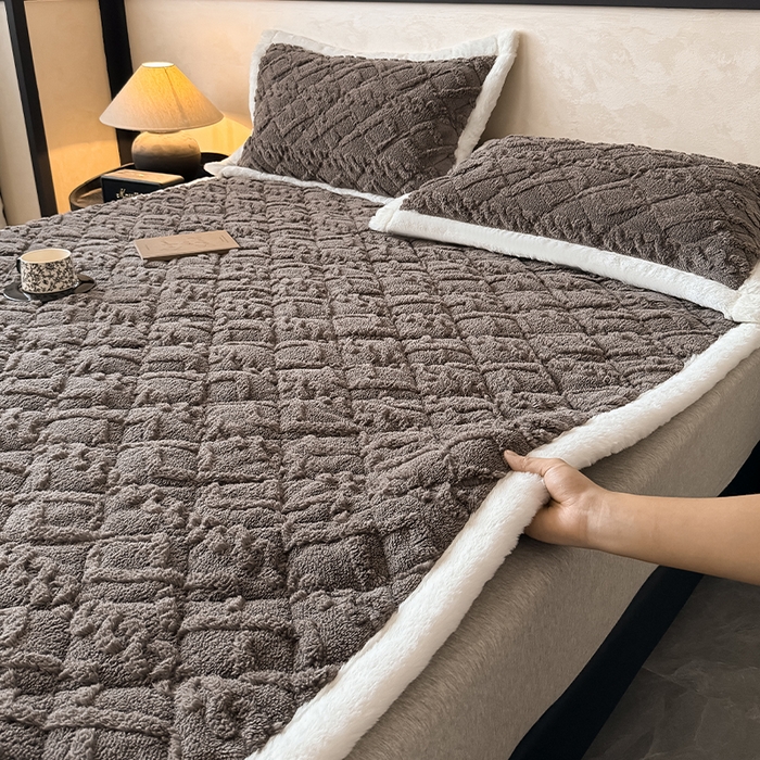 91家纺网 家纺一手货源 找家纺 叠派家纺 2025新款塔芙绒夹棉床垫 深灰色