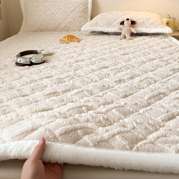 91家纺网 家纺一手货源 找家纺 叠派家纺 2025新款塔芙绒夹棉床垫 卡其色