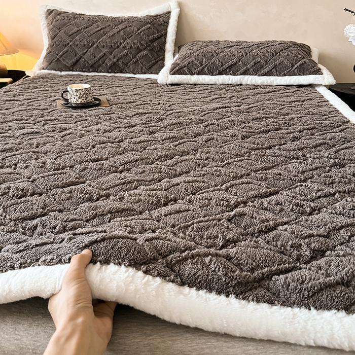 91家纺网 家纺一手货源 找家纺 叠派家纺 2025新款塔芙绒夹棉床垫 深灰色