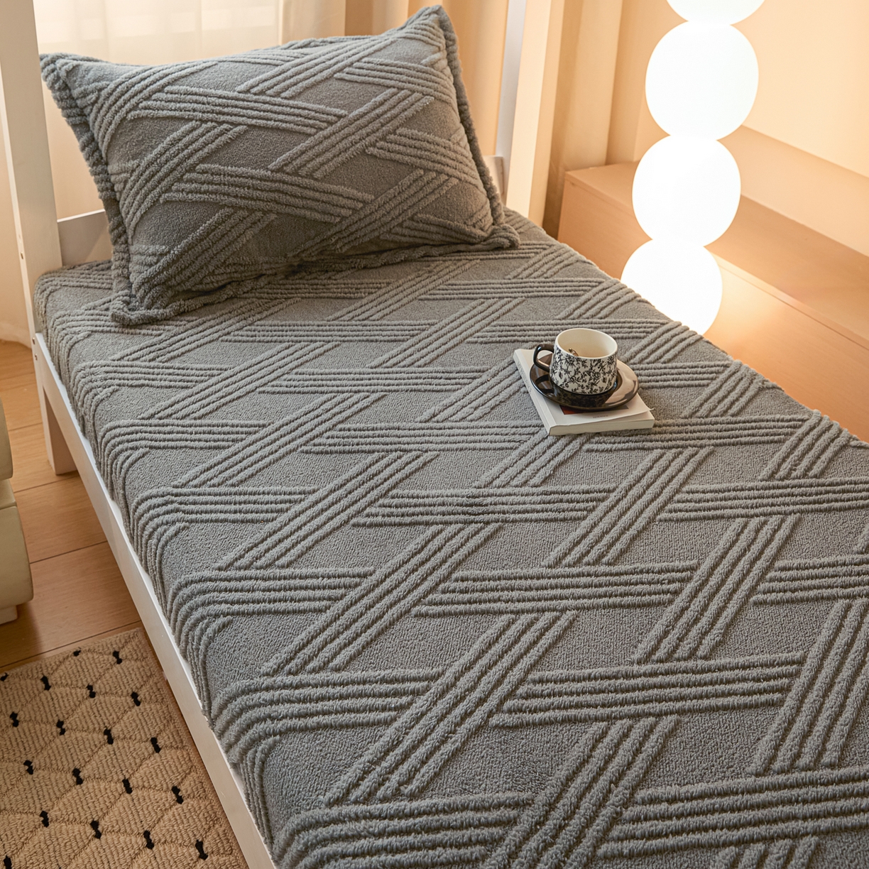 91家纺网 家纺一手货源 找家纺 川悦生活 2025新款塔夫绒印花单床笠 阳光暖垫-星灰