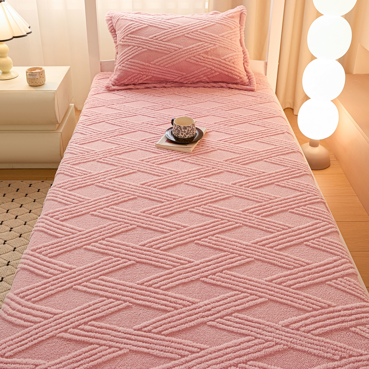 91家纺网 家纺一手货源 找家纺 川悦生活 2025新款塔夫绒印花单床笠 阳光暖垫-甜粉