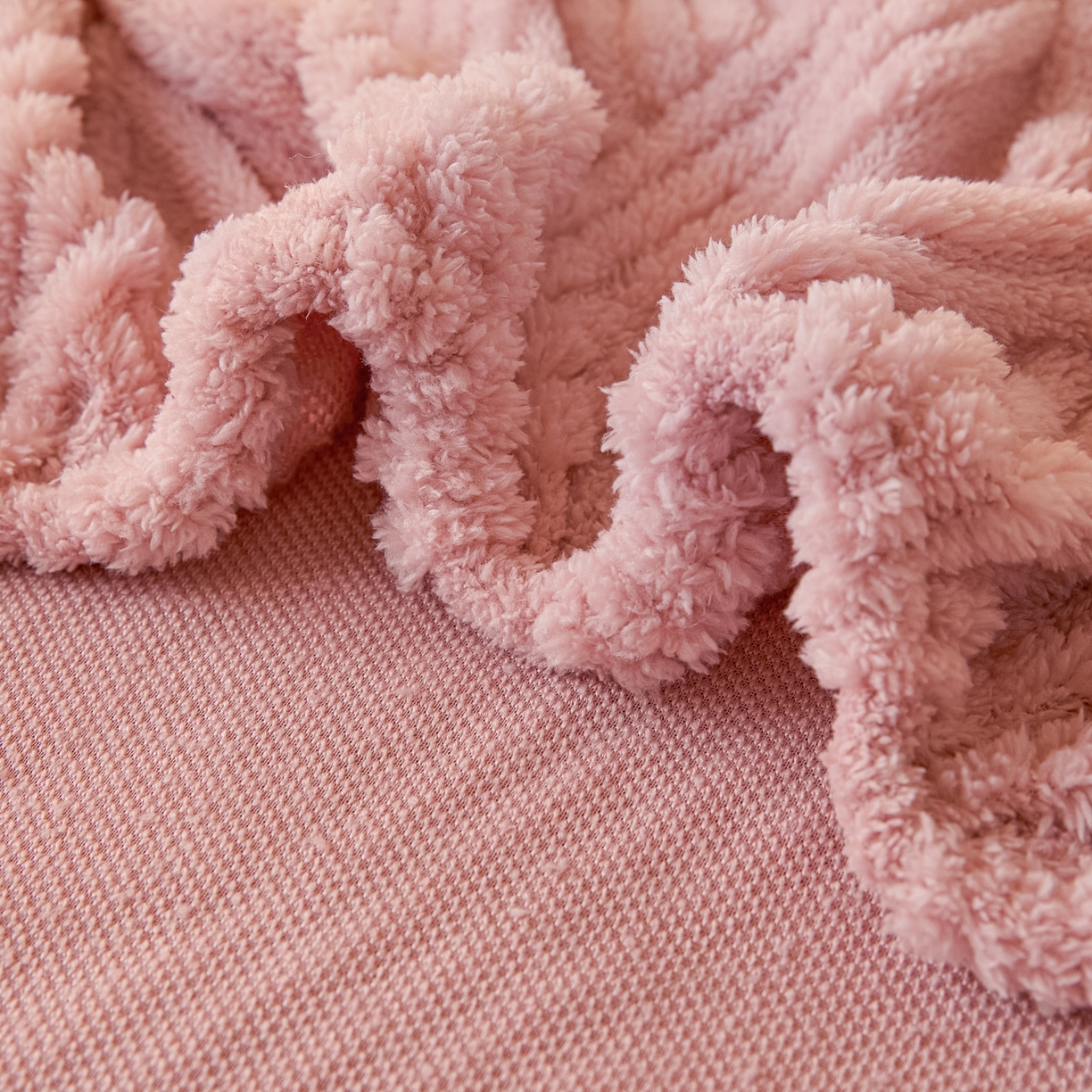 91家纺网 家纺一手货源 找家纺 川悦生活 2025新款塔夫绒印花单床笠 阳光暖垫-甜粉