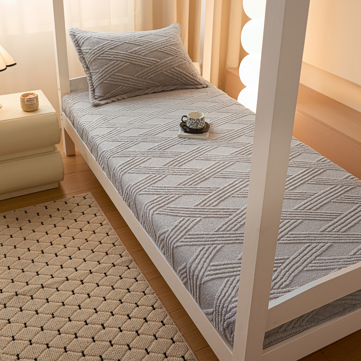 91家纺网 家纺一手货源 找家纺 川悦生活 2025新款塔夫绒印花单床笠 阳光暖垫-银灰