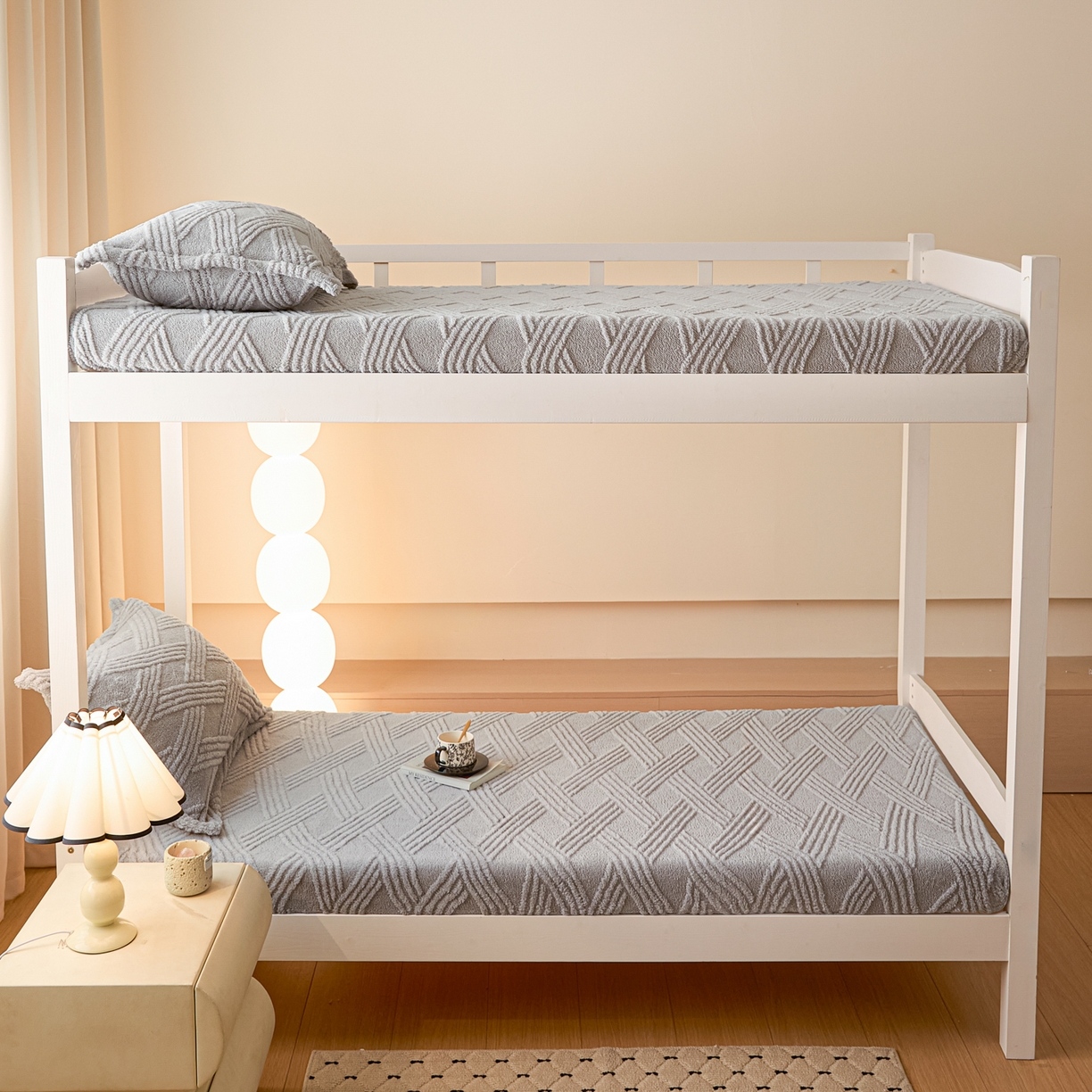 91家纺网 家纺一手货源 找家纺 川悦生活 2025新款塔夫绒印花单床笠 阳光暖垫-银灰