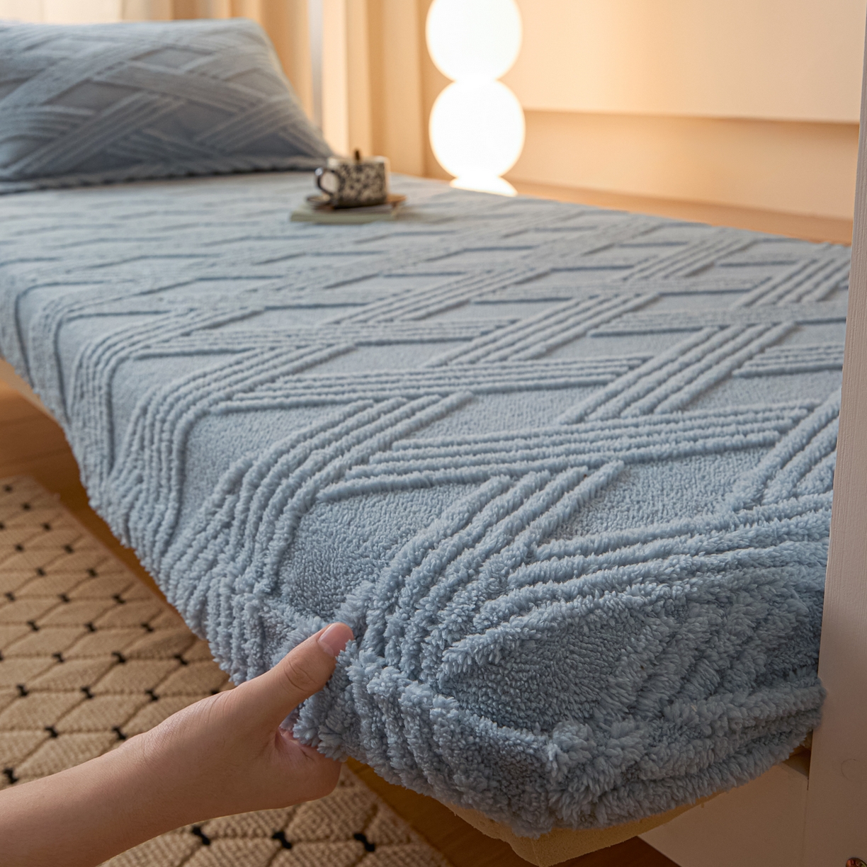 91家纺网 家纺一手货源 找家纺 川悦生活 2025新款塔夫绒印花单床笠 阳光暖垫-月蓝