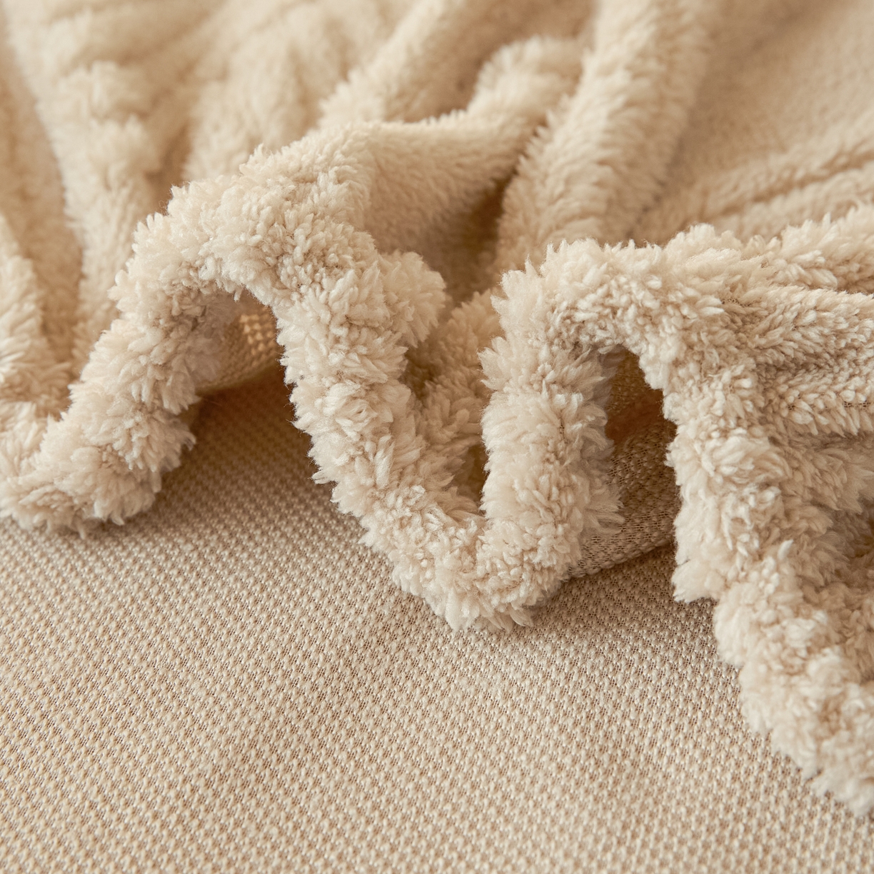 91家纺网 家纺一手货源 找家纺 川悦生活 2025新款塔夫绒印花单床笠 阳光暖垫-奶咖