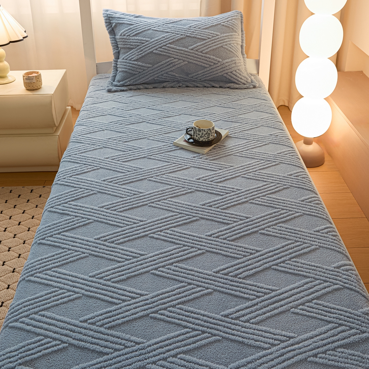 91家纺网 家纺一手货源 找家纺 川悦生活 2025新款塔夫绒印花单床笠 阳光暖垫-月蓝