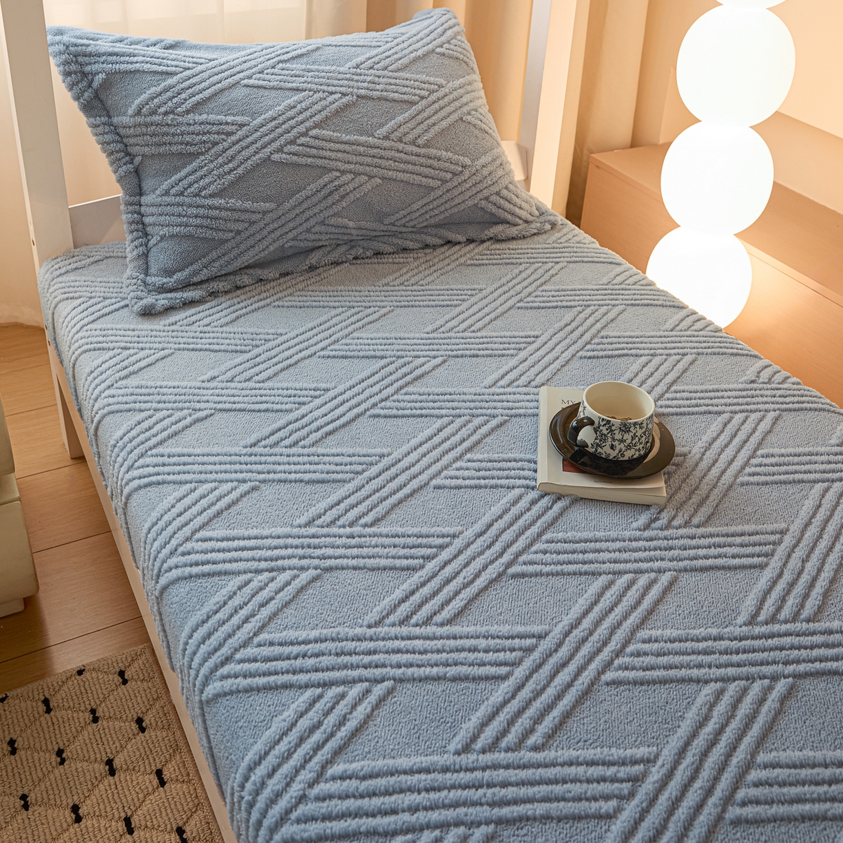 91家纺网 家纺一手货源 找家纺 川悦生活 2025新款塔夫绒印花单床笠 阳光暖垫-月蓝