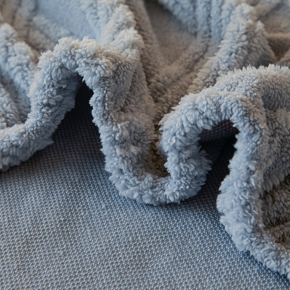 91家纺网 家纺一手货源 找家纺 川悦生活 2025新款塔夫绒印花单床笠 阳光暖垫-月蓝