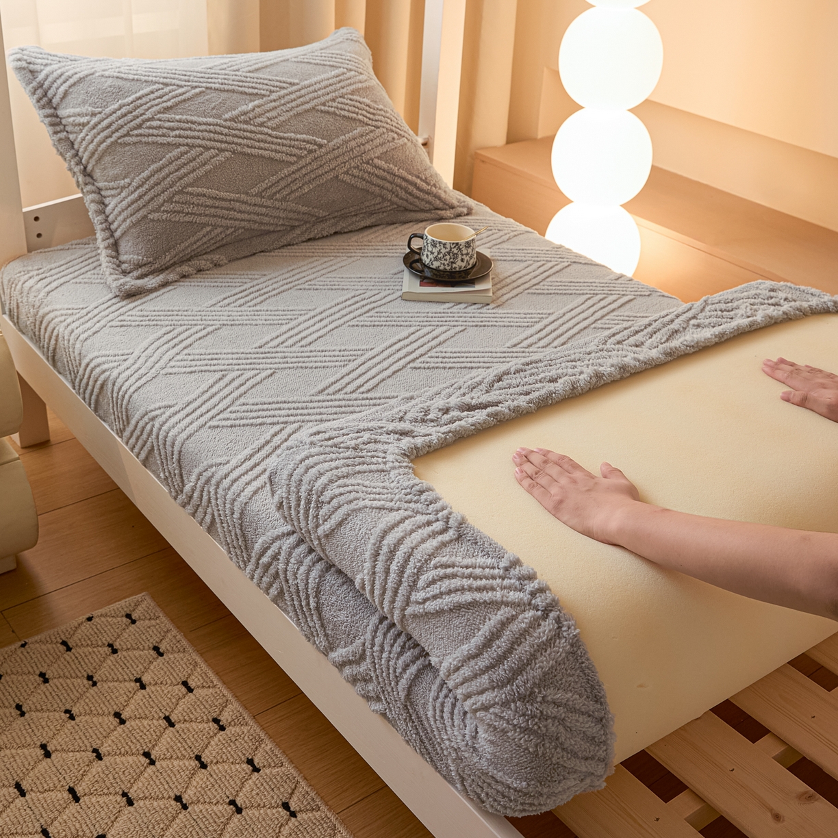 91家纺网 家纺一手货源 找家纺 川悦生活 2025新款塔夫绒印花单床笠 阳光暖垫-银灰