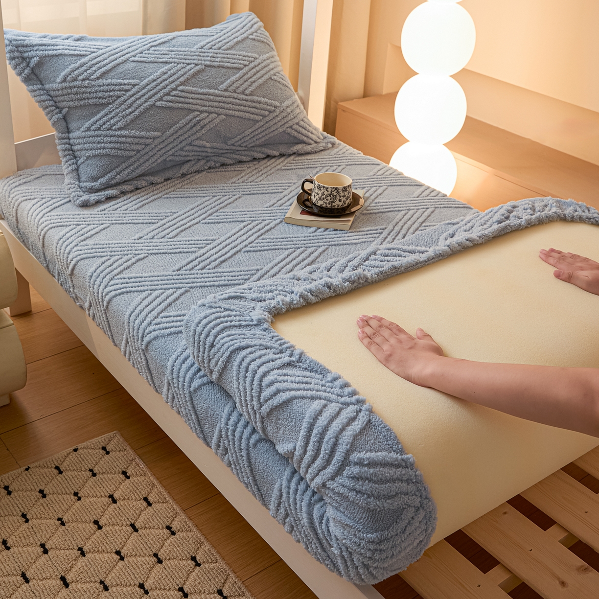 91家纺网 家纺一手货源 找家纺 川悦生活 2025新款塔夫绒印花单床笠 阳光暖垫-月蓝