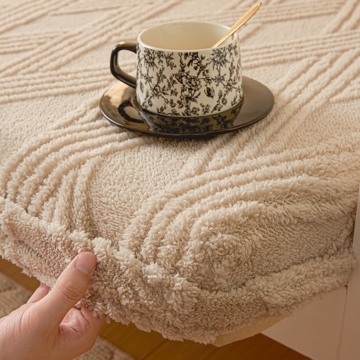 91家纺网 家纺一手货源 找家纺 川悦生活 2025新款塔夫绒印花单床笠 阳光暖垫-奶咖