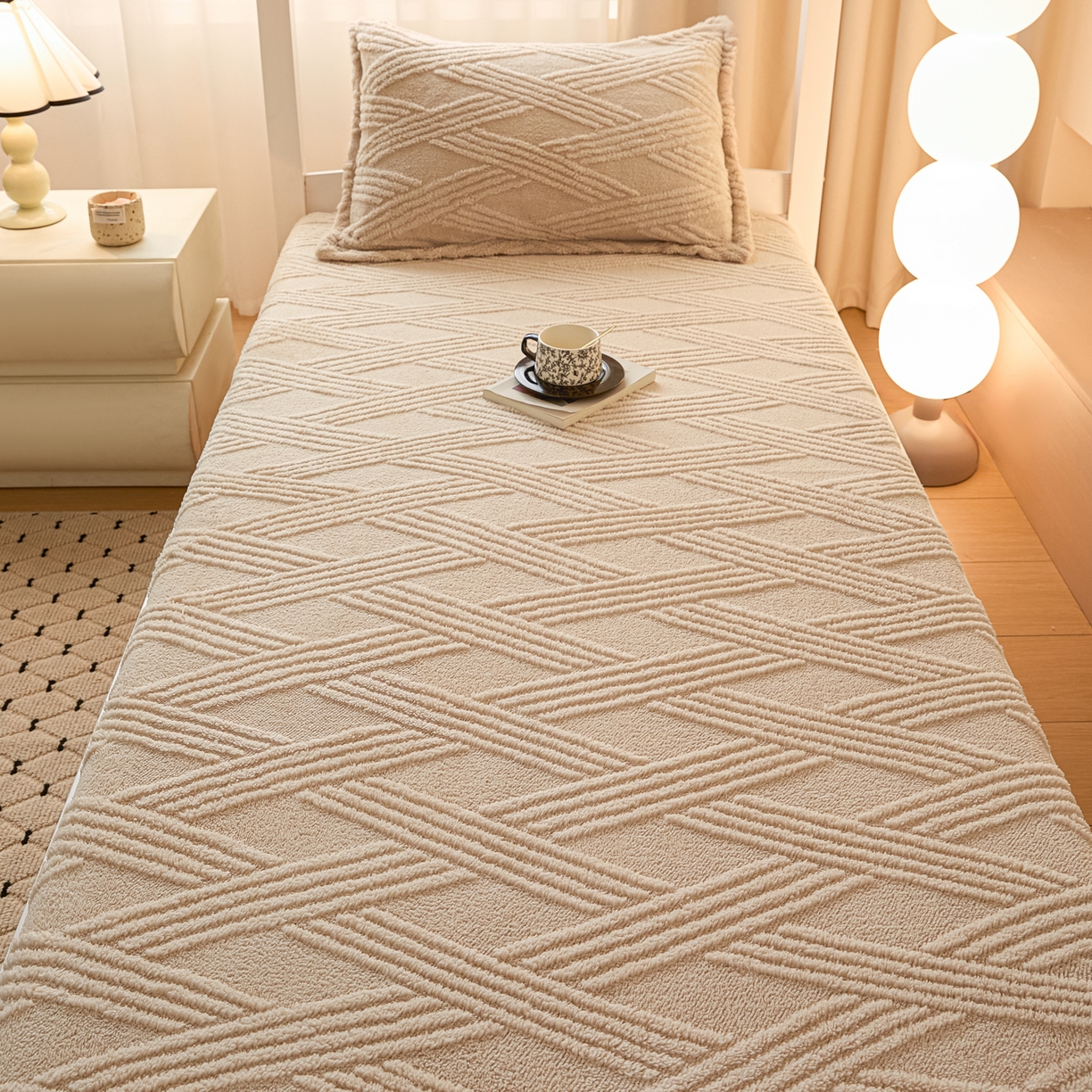 91家纺网 家纺一手货源 找家纺 川悦生活 2025新款塔夫绒印花单床笠 阳光暖垫-奶咖