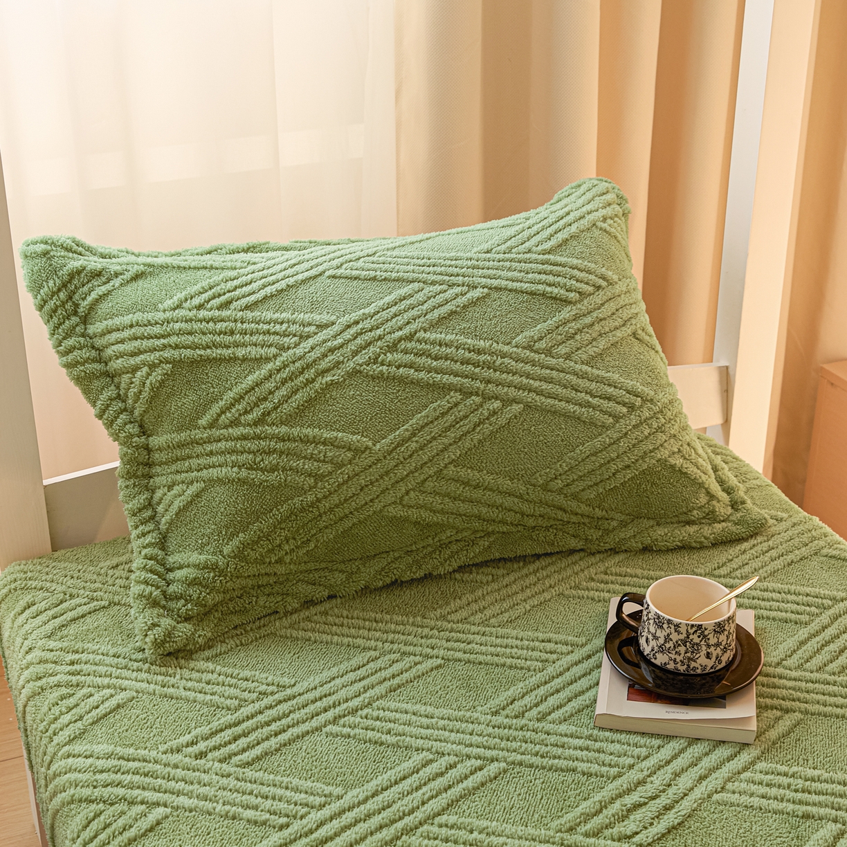 91家纺网 家纺一手货源 找家纺 川悦生活 2025新款塔夫绒印花单床笠 阳光暖垫-晴绿