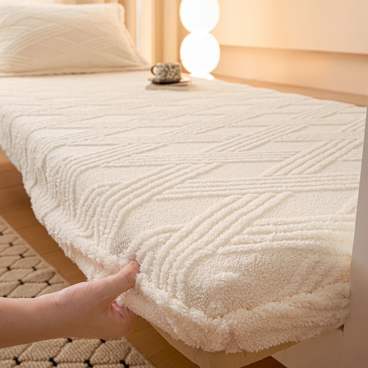 91家纺网 家纺一手货源 找家纺 川悦生活 2025新款塔夫绒印花单床笠 阳光暖垫-奶白