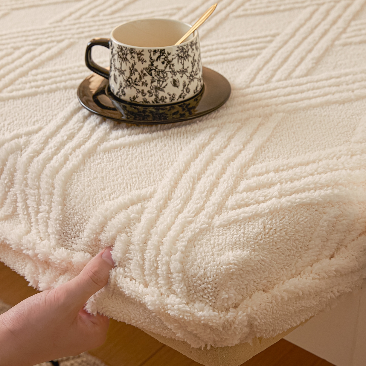 91家纺网 家纺一手货源 找家纺 川悦生活 2025新款塔夫绒印花单床笠 阳光暖垫-奶白