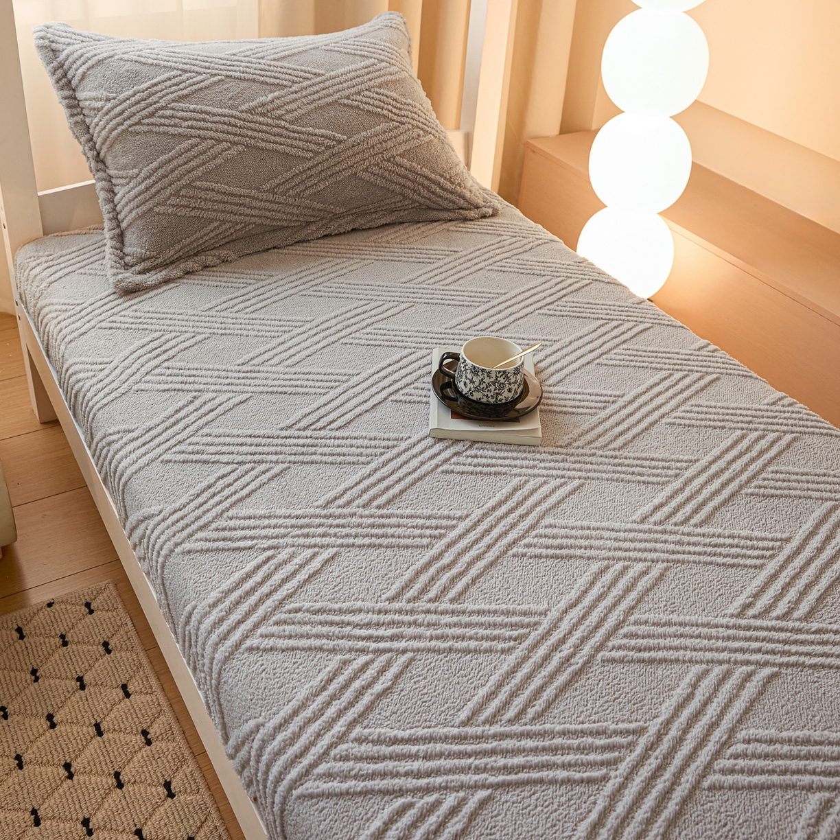 91家纺网 家纺一手货源 找家纺 川悦生活 2025新款塔夫绒印花单床笠 阳光暖垫-银灰