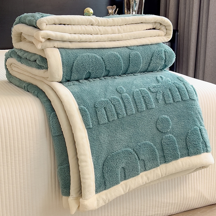 91家纺网 家纺一手货源 找家纺 （总）叠派家纺 2025新款A类纯色min舒棉绒雕花剪花多功能毛毯（可供跨境外贸抽空热款首选）