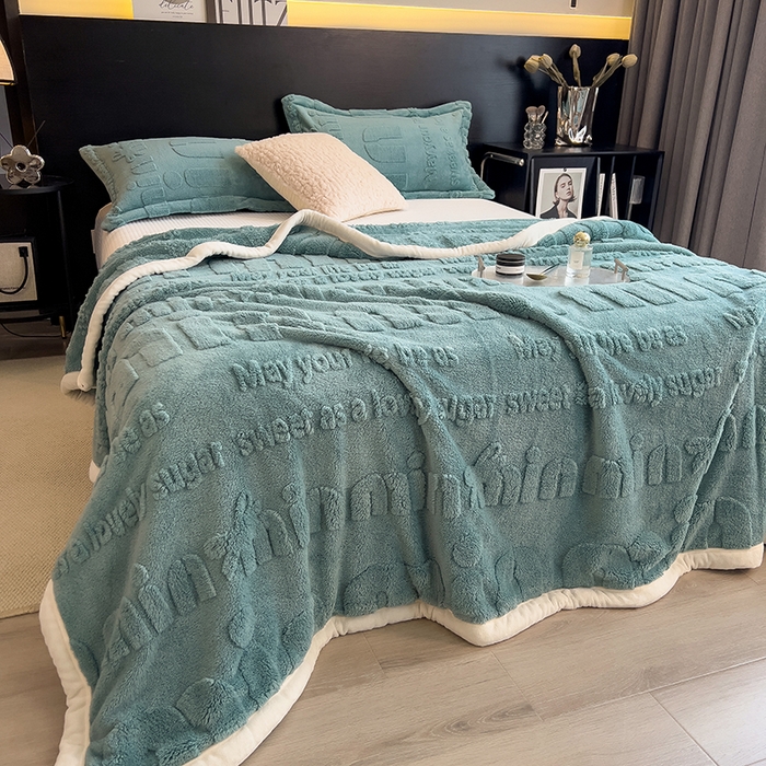 91家纺网 家纺一手货源 找家纺 （总）叠派家纺 2025新款A类纯色min舒棉绒雕花剪花多功能毛毯（可供跨境外贸抽空热款首选）