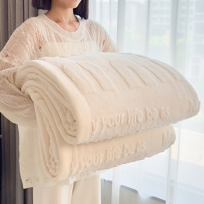91家纺网 家纺一手货源 找家纺 叠派家纺 2025新款A类纯色min舒棉绒雕花剪花多功能毛毯（可供跨境外贸抽空热款首选） 白边-纯真白