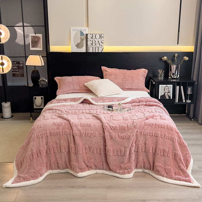 91家纺网 家纺一手货源 找家纺 叠派家纺 2025新款A类纯色min舒棉绒雕花剪花多功能毛毯（可供跨境外贸抽空热款首选） 白边-豆沙粉