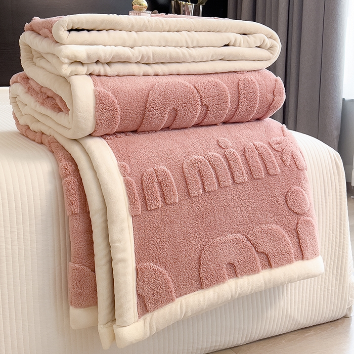 91家纺网 家纺一手货源 找家纺 叠派家纺 2025新款A类纯色min舒棉绒雕花剪花多功能毛毯（可供跨境外贸抽空热款首选） 白边-豆沙粉