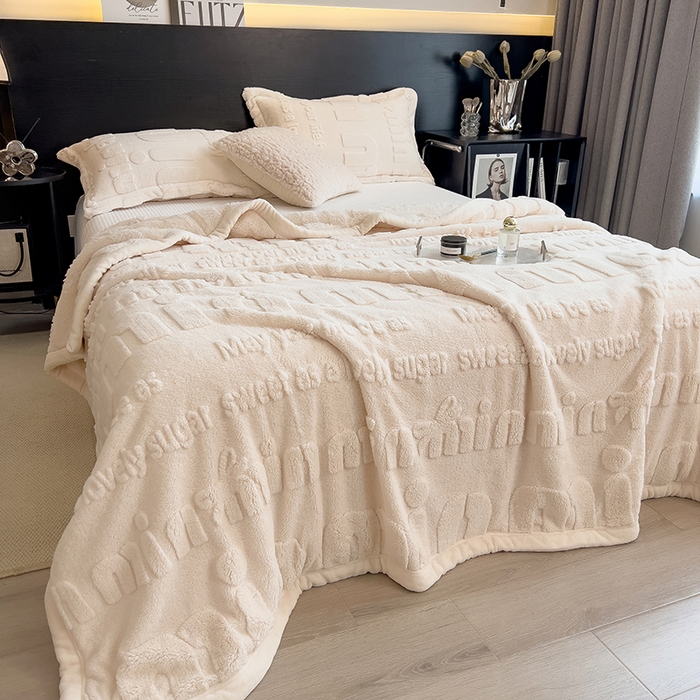 91家纺网 家纺一手货源 找家纺 叠派家纺 2025新款A类纯色min舒棉绒雕花剪花多功能毛毯（可供跨境外贸抽空热款首选） 白边-纯真白