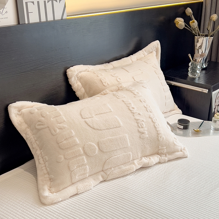 91家纺网 家纺一手货源 找家纺 叠派家纺 2025新款A类纯色min舒棉绒雕花剪花多功能毛毯（可供跨境外贸抽空热款首选） 白边-纯真白