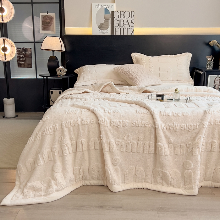 91家纺网 家纺一手货源 找家纺 叠派家纺 2025新款A类纯色min舒棉绒雕花剪花多功能毛毯（可供跨境外贸抽空热款首选） 白边-纯真白