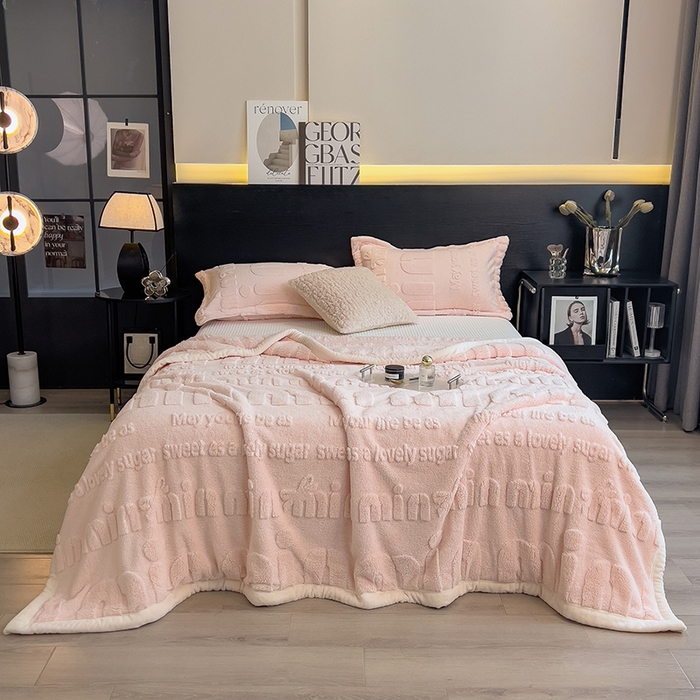 91家纺网 家纺一手货源 找家纺 叠派家纺 2025新款A类纯色min舒棉绒雕花剪花多功能毛毯（可供跨境外贸抽空热款首选） 白边-玉粉