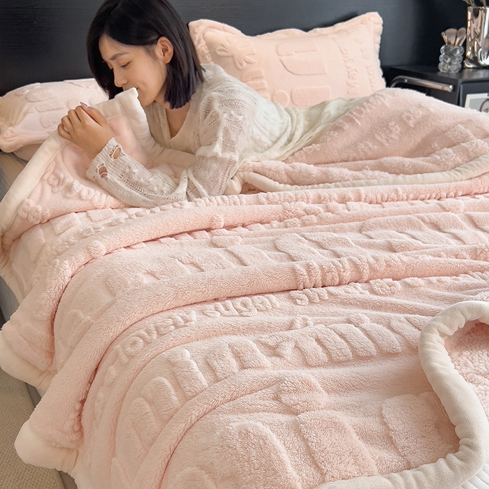 91家纺网 家纺一手货源 找家纺 叠派家纺 2025新款A类纯色min舒棉绒雕花剪花多功能毛毯（可供跨境外贸抽空热款首选） 白边-玉粉