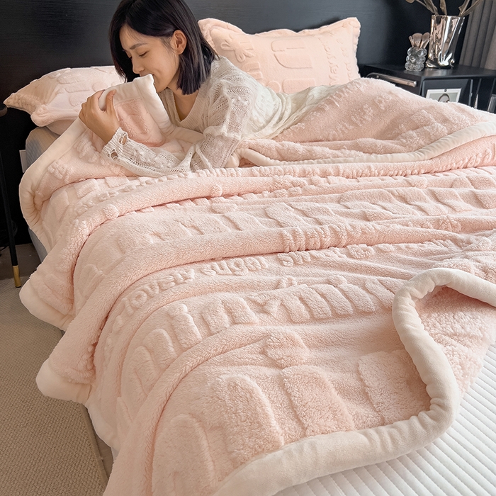 91家纺网 家纺一手货源 找家纺 叠派家纺 2025新款A类纯色min舒棉绒雕花剪花多功能毛毯（可供跨境外贸抽空热款首选） 白边-玉粉