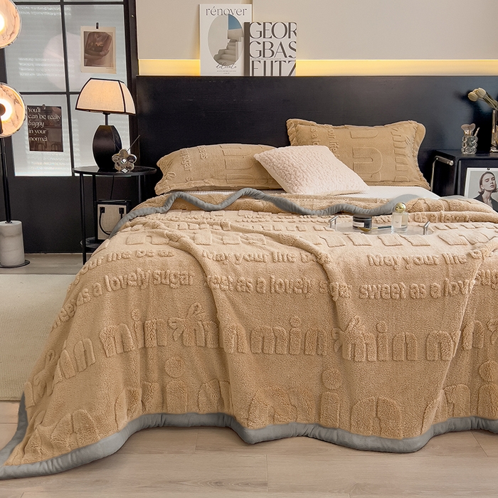 91家纺网 家纺一手货源 找家纺 叠派家纺 2025新款A类纯色min舒棉绒雕花剪花多功能毛毯（可供跨境外贸抽空热款首选） 灰边-浅咖