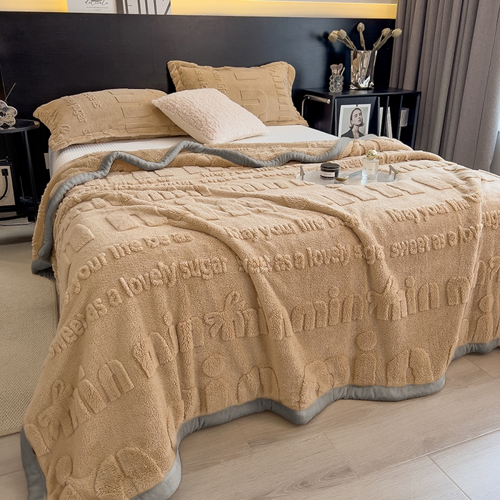 91家纺网 家纺一手货源 找家纺 叠派家纺 2025新款A类纯色min舒棉绒雕花剪花多功能毛毯（可供跨境外贸抽空热款首选） 灰边-浅咖