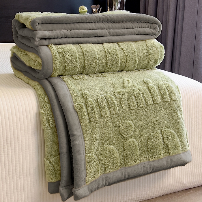 91家纺网 家纺一手货源 找家纺 叠派家纺 2025新款A类纯色min舒棉绒雕花剪花多功能毛毯（可供跨境外贸抽空热款首选） 灰边-青杉绿